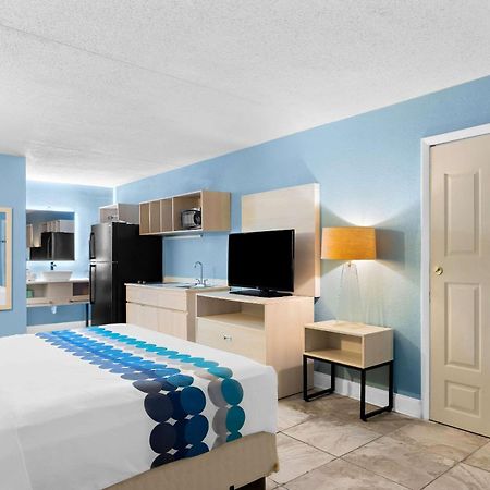 Suburban Studios By Choice Hotels - Award Winning - New 2024 - Walk To Eateries & Grocery - Ultra Sparkling - Garden Rooms - Designer Lighting & Right Off I-95 - Proudly An All American Managed Property Брансуик Экстерьер фото